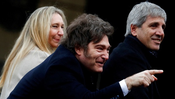 images/Octubre26/19-jm-km-toto.jpg