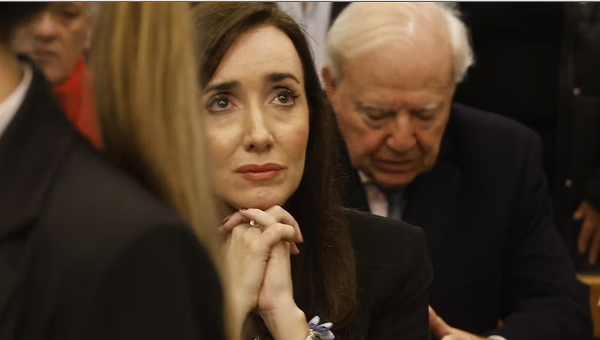 Victoria Villarruel, el jarrón chino del gobierno de Milei para la visita del papa León XIV - Por