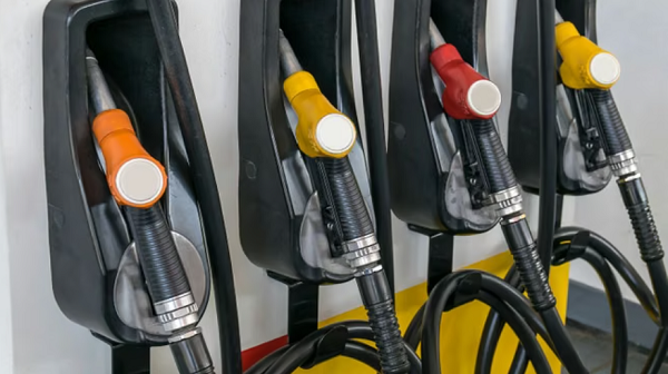 Más señales de caída de actividad: la venta de combustibles sigue en picada - Por Matías Ortega